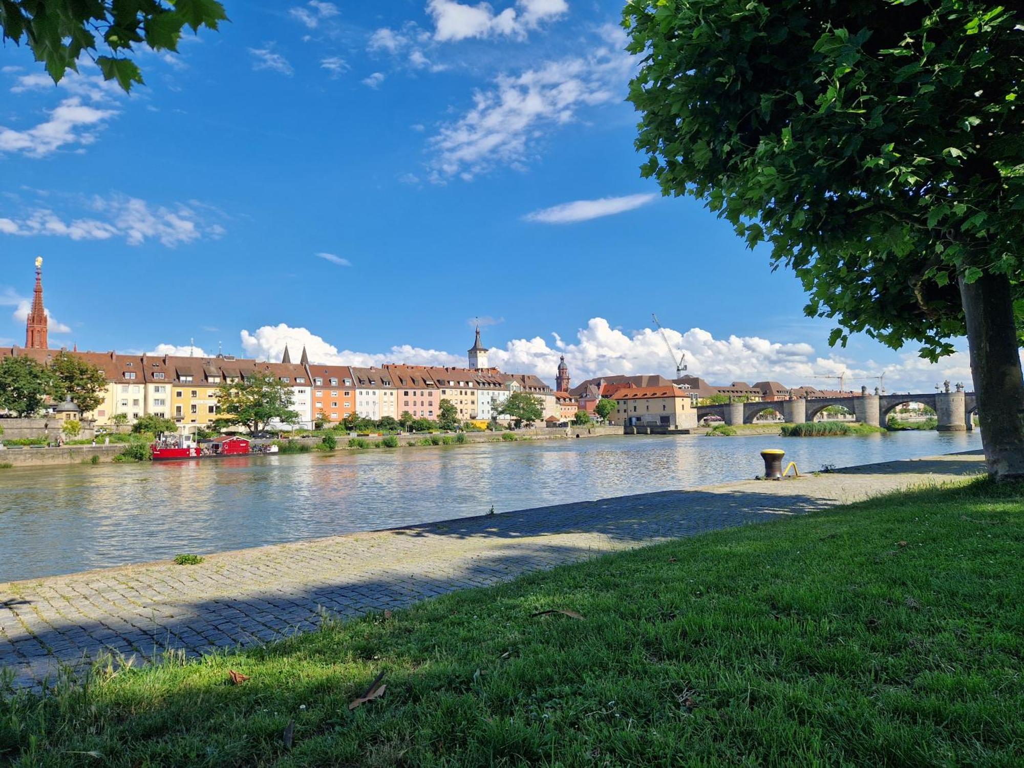 Fewo Alte Mainbruecke Apartment Wurzburg Exterior photo